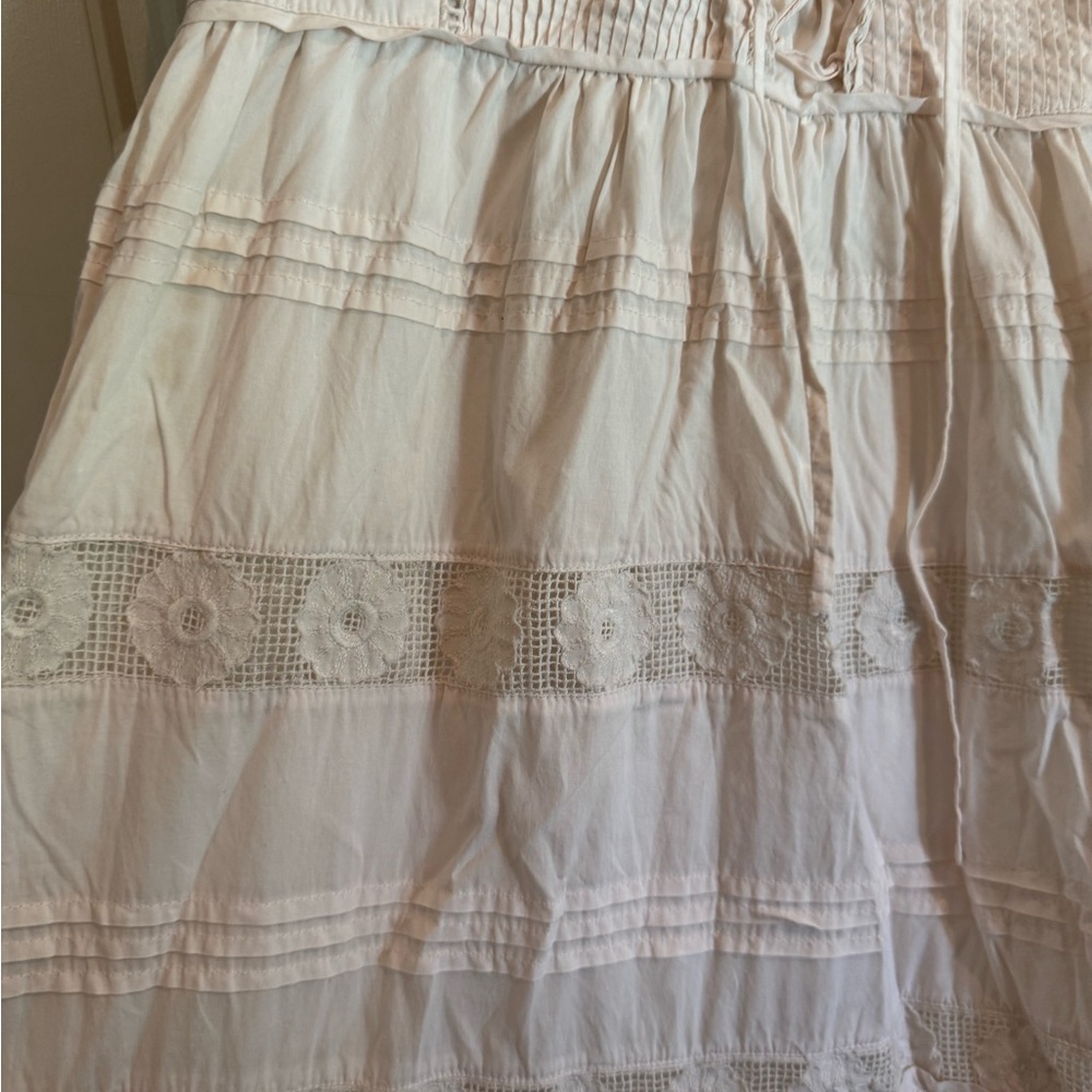 Cream Lace-Up Sleeveless Top - Picture 2 of 3
